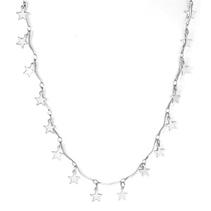 Magnifique collier avec pendentif personnalisé en or pour femmes, collier étoile en acier inoxydable doré - Product Image 1