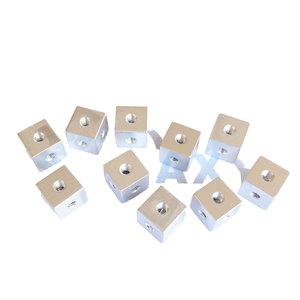 Kotak kotak akrilik tiga sisi mur tetap persegi kunci sudut mur M3 benang enam sisi Plat blok kubus mur persegi - Product Image 1