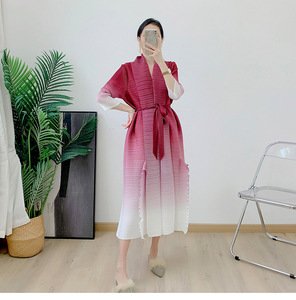 เดรสแฟชั่นจีบสีไล่ระดับสีสำหรับผู้หญิงเดรสหรูหราแบบลำลองคอวีมีระบายขอบแต่งระบายสำหรับฤดูใบไม้ผลิ - Product Image 5