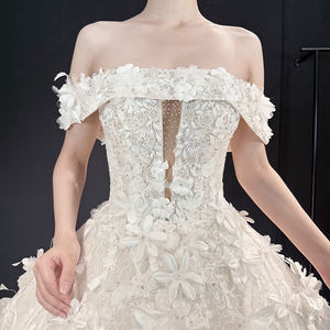 חם מכירה אירופאי בית משפט בסגנון אירופאי שמלת כלה 3 פרחים מכונית תחרה-קו שמלת כלה יוקרה כדור כלה - Product Image 4