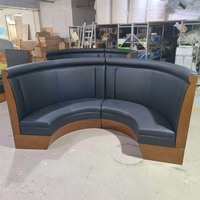 Ensemble de canapés confortables en U, en cuir noir, pour restaurant, avec banquette et table à manger en bois massif, vente en gros