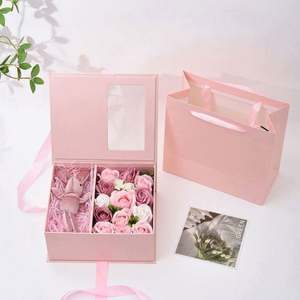 Coffret cadeau 2024 4-en-1 de fleurs préservées faites à la main, personnalisées et luxueuses, avec boîte-carte, pour les enseignants et la fête des mères - Product Image 2
