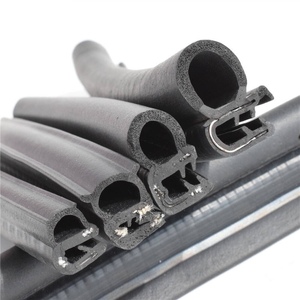 Burlete de Goma Personalizado de Extrusión Tricompuesta en Forma de U para Borde de Puerta de Coche y Sello de Gabinete EPDM - Product Image 1