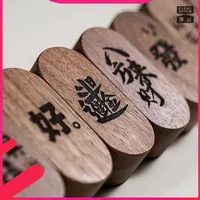Diffuseur de parfum pour voiture en bois de noyer gravé avec huile essentielle longue durée, fabriqué en Chine continentale