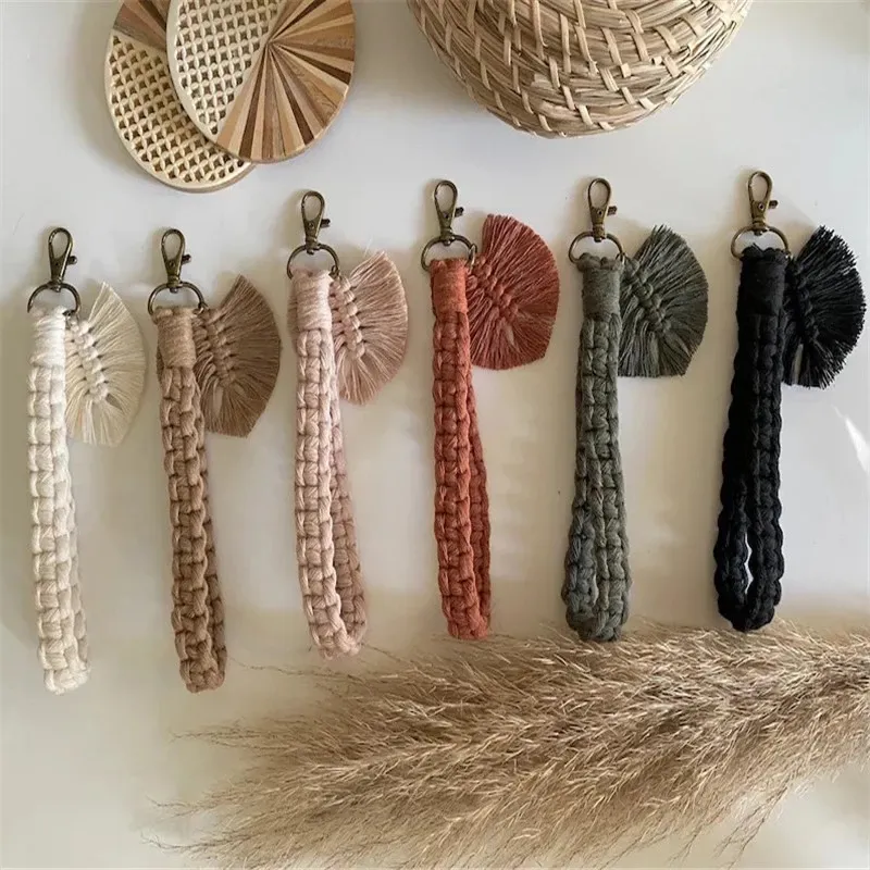 Tùy Chỉnh Màu Sắc Và Kích Thước 100% Handmade Bông Rope Macrame Keychain Với Lá Charm