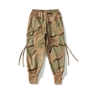 Pantaloni Cargo mimetici da uomo in stile Japan pantaloni larghi per esterno con risvolto sportivo con grandi tasche pantaloni alla moda - Product Image 2