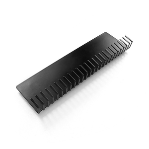 Outil de suspension pour extensions capillaires avec ventouses à usage répété pour le maintien et la présentation - Product Image 3