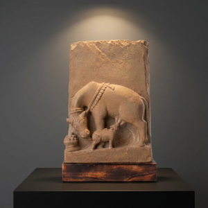 Estatua de Vaca Kamdhenu, Réplica Tradicional Tallada en Piedra para Decoración del Hogar - Product Image 3