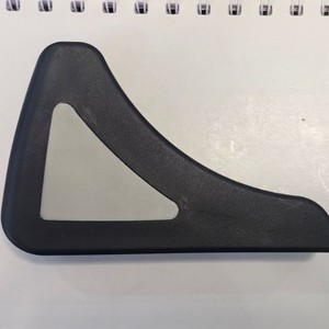 Cubierta para patas de escritorio y silla escolar, plástico negro, 12x2.8x7.5x5, para protección de muebles - Product Image 4