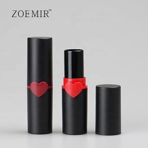 Conteneurs de baume à lèvres de haute qualité en gros emballage de tube de <span class=keywords><strong>rouge</strong></span> à lèvres d'anneau de coeur noir mat et <span class=keywords><strong>rouge</strong></span> - Product Image 1