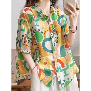 Nuova Camicia Estiva da <span class=keywords><strong>Donna</strong></span> 2026 all'Ingrosso con Stampa Floreale Geometrica Astratta, Colletto a Punta, Manica Corta, Vestibilità Ampia, in Lino e Cotone Crema - Product Image 2