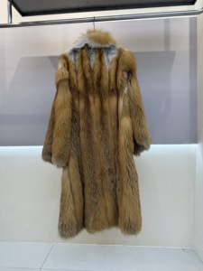 Cappotto Lungo in Vera Pelliccia di Volpe Rossa Naturale Oro-Rosso con Collo a Scialle per Donna - Product Image 3