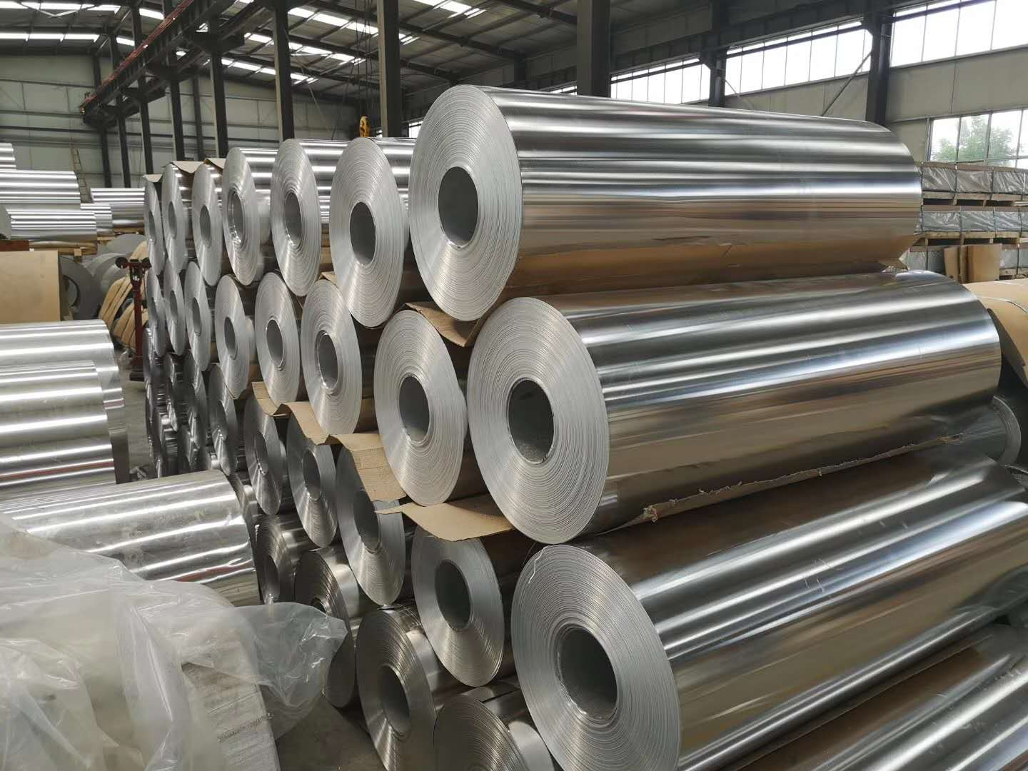 Moisture Proof Industrial Aluminum Foil 8 10 11 12 Micron Aluminum Foil