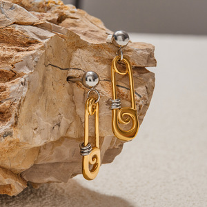 Two-Tone Gold And Silver Stainless Steel Paperclip Drop Earrings Geometric Design JDE0305061 <b>PS</b> - Product Image 3