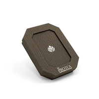 Boîte cadeau octogonale de luxe pour chocolats avec finition texture bois, insert personnalisé à 6 compartiments pour truffes artisanales