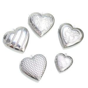 Breloques en forme de cœur en acier inoxydable avec motif floral pour la fabrication de bijoux, occasion cadeau - Product Image 1