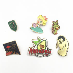 Özelleştirilebilir Çizgi Film Karakteri At Şapkalı Fabrika Broşu Emaye Yaka İğnesi - Product Image 5