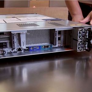 เซิร์ฟเวอร์แร็ค ThinkSystem SR850 V2 24SFF Xeon Platinum 8353H 32GB 2*1800w 2U ของแท้ มีสินค้าในสต็อก - Product Image 1