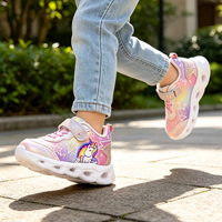 Logo personnalisé Baskets pour enfants Fabricant Mignon motif de dessin animé coloré Semelle lumineuse LED Filles Chaussures de sport décontractées