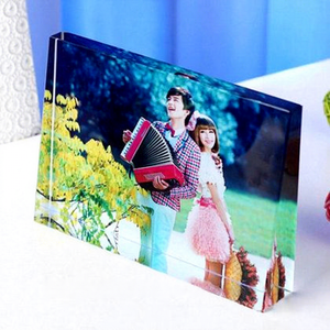 Espositore per Foto in Acrilico Moderno ed Ecologico di Alta Qualità, Portatile, Realizzato a Mano dalla Fabbrica di Acrilico di Shenzhen - Product Image 1