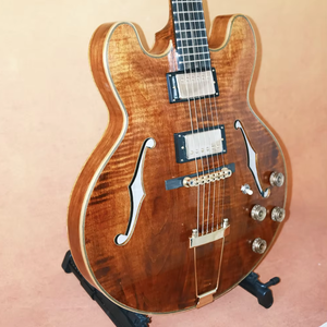 Guitarra eléctrica Yunzhi Archtop de cuerpo hueco estilo ES335, hecha a mano, con tapa de abeto, mástil de arce macizo y diapasón de ébano. - Product Image 2