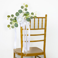 Kunstbloemen voor bruiloft, witte stoeldecoratie voor de gang, kerkstoel, bank, bankstel, strikken, bruiloftdecoratie, ceremonie, feest, huisdecoratie