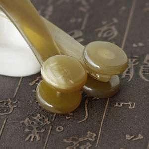 Cuerno Natural de vaca <span class=keywords><strong>Yak</strong></span> Gua Sha tablero Manual cuerpo Fascia herramienta de reparación rodillo de masaje de meridianos herramienta de cuidado corporal productos de masaje - Product Image 6