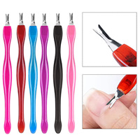 Outils et fournitures de nail art en gros : Repousse-cuticules, grattoir à cuticules, couteau à cuticules pour la réparation des bords des ongles, couteau à cuticules angulaire portable