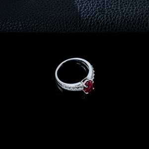 แหวนพลอยทับทิมสังเคราะห์จากห้องปฏิบัติการเงิน925 - Product Image 2