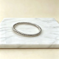 Bracelet en acier inoxydable plaqué or 18 carats avec perles torsadées en jade, style rétro, tendance unisexe, luxe léger, style minimaliste sophistiqué