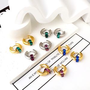 Aros Hipoalergénicos de Última Moda, Resistentes al Agua, Chapados en Oro de 18k PVD, Aros de Acero Inoxidable Coloridos - Product Image 1