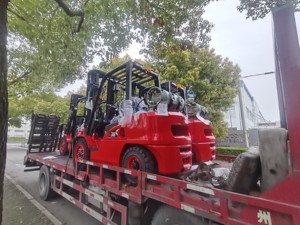 Montacargas CPQYD38 de 4.5m con Mástil Tríplex Completo + Desplazamiento Lateral + Posicionador de Horquillas y Neumáticos Sólidos Antipinchazos - Product Image 6