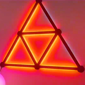 Môi trường xung quanh RGB tam giác không dây sạc đèn <span class=keywords><strong>LED</strong></span> ánh sáng ban đêm âm nhạc đầy màu sắc trang trí đồng hồ báo thức cho phòng ngủ - Product Image 5