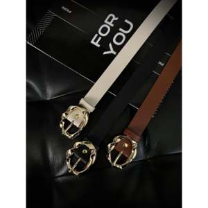 Cinturón de Mujer Fiori con Hebilla Dorada Asimétrica, en Cuero Negro, Marrón y Blanco, con Hebilla de Aleación, Accesorio de Moda - Product Image 1