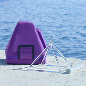 Pyramide chantante en quartz triangulaire de 12 pouces, personnalisable, de Jinfang, pour la guérison par le bain sonore et la méditation - Product Image 2