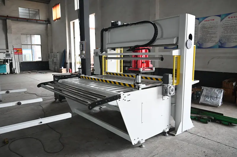 clicker press traveling Head Cutting Machine For Insoles making