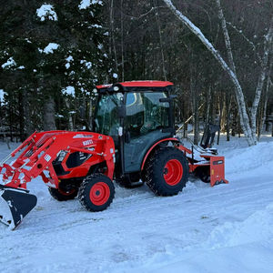 Cargadora de Ruedas Kioti 2025 con Minicargadora KL4030 y Cargadora Frontal KB2475L con Horquillas - Product Image 1