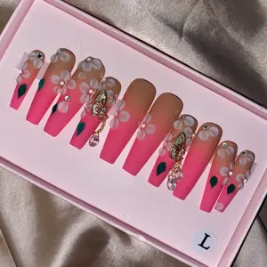 INS all'ingrosso Custom Press On Nails Ballerina Medium Coffin Heart Pearl French Tip Nails Manicure acrilico Stick On Nails