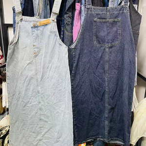Venta al por mayor de fardos de faldas vaqueras de segunda mano para <span class=keywords><strong>mujer</strong></span>, vestidos con <span class=keywords><strong>tirantes</strong></span> de mezclilla usados - Product Image 2