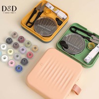 Kit de couture portable de haute qualité, ensemble d'outils de couture magnétiques, boîte à aiguilles et fils pour étudiants, achat en gros pour dortoirs