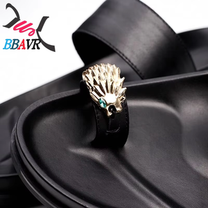 Sandalias de Cuero Genuino para Hombre con Diseño de Punta Metálica - Chanclas Transpirables para el Verano 2025 - Product Image 4
