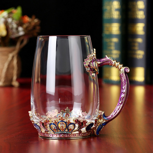 Taza de Té de Vidrio con Asa, Diseño Único de Corona Esmaltada, Ideal para Regalo - Product Image 3