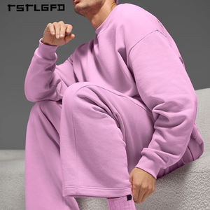 Conjunto Monocromático Rosa Pastel de Sudadera Oversize Personalizada para Hombre y Pantalones de Chándal Relajados de Algodón Reciclado con Tinte de Bajo Impacto - Product Image 1