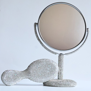 Espejo Redondo Metálico de Doble Cara con Rotación de 360 Grados y Juego de Cepillos para el Cabello con Decoración de Incrustaciones de Diamantes Hechas a Mano - Product Image 6