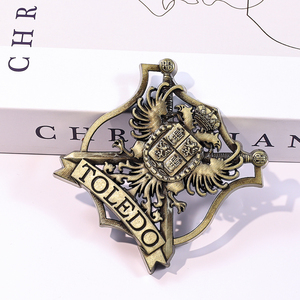 Imán para Refrigerador con Emblema Heráldico de <span class=keywords><strong>Toledo</strong></span>, España, <span class=keywords><strong>en</strong></span> Aleación de Zinc, Recuerdo de Viaje - Product Image 3