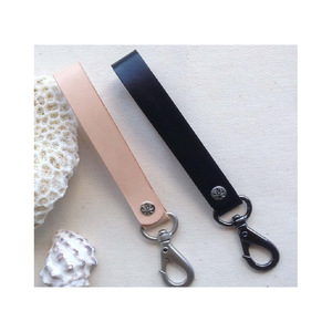 Manufacturer supplies <b>leather</b> keychains, Korean style fresh and cute <b>key</b> pendants, car <b>key</b> gift ornaments. - Product Image 5