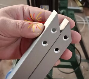 Máy đục lỗ nhôm Máy khoan bản lề cửa sổ và cửa nhôm đơn giản - Product Image 4