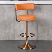 Tabouret de bar en fer pour la maison, style nordique de luxe, avec assise ronde rembourrée en cuir PU orange et dossier bas, base en métal bronze