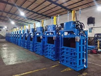 Presse à balles verticale hydraulique compacte haute pression certifiée CE pour papier usagé et carton
