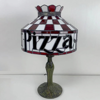 Lampe de table européenne décorée de verre coloré, motif pizza, lampe de bureau pratique et simple avec base en résine, adaptée aux chambres à coucher et aux tables de chevet